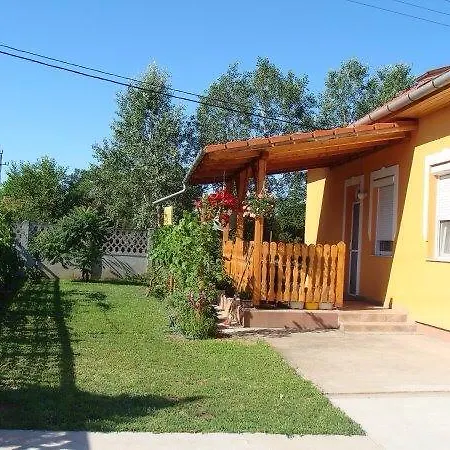 Margo Vendeghaz Apartament Cserkeszőlő