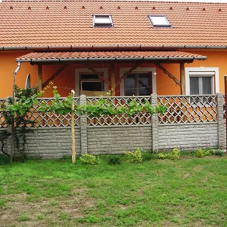 Apartament Margo Vendeghaz *